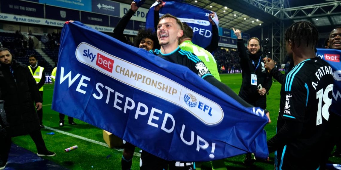 Leicester City comemora o título do campeonato enquanto Enzo Maresca planeja o retorno da Premier League