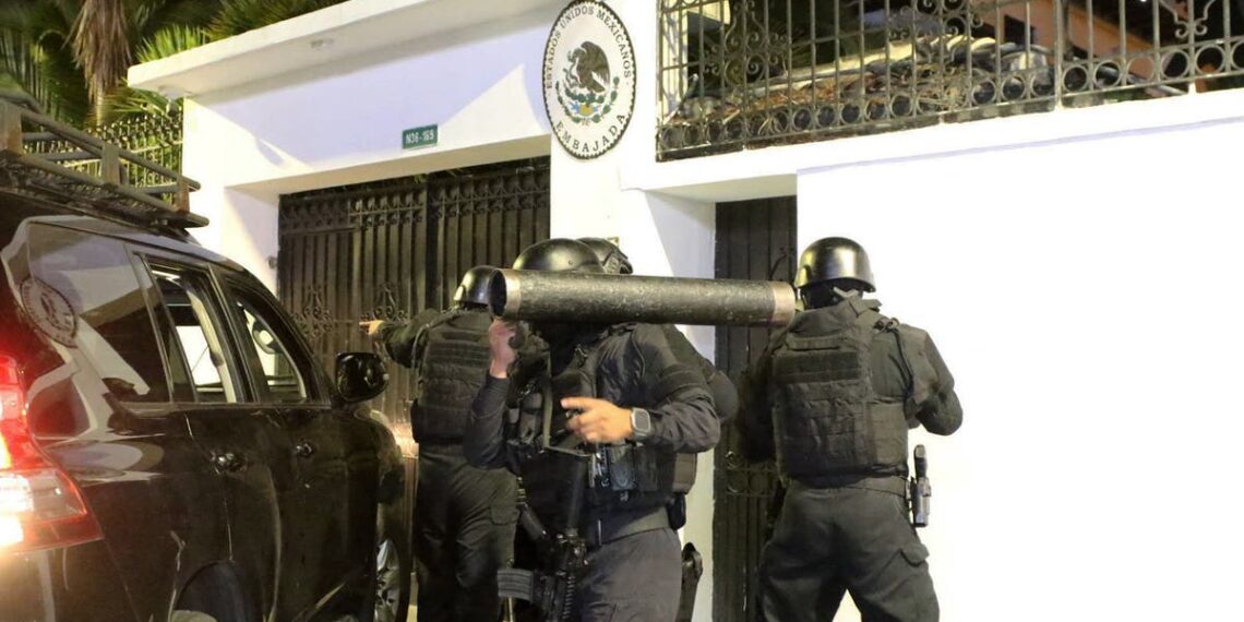 México corta relações diplomáticas com Equador por causa de batida policial em sua embaixada