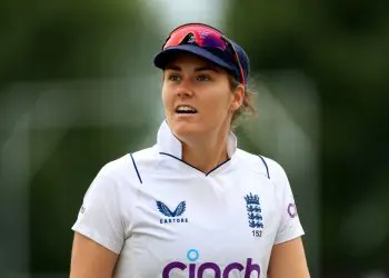 Nat Sciver-Brunt, da Inglaterra, é eleita a melhor jogadora de críquete feminina de Wisden no mundo