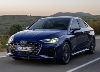 Novo Audi S3 de £ 46.925 obtém aumento de desempenho e tecnologia RS