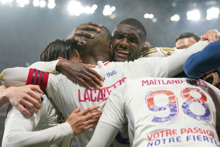 PSG e campeao da Ligue 1 com vitoria do Lyon