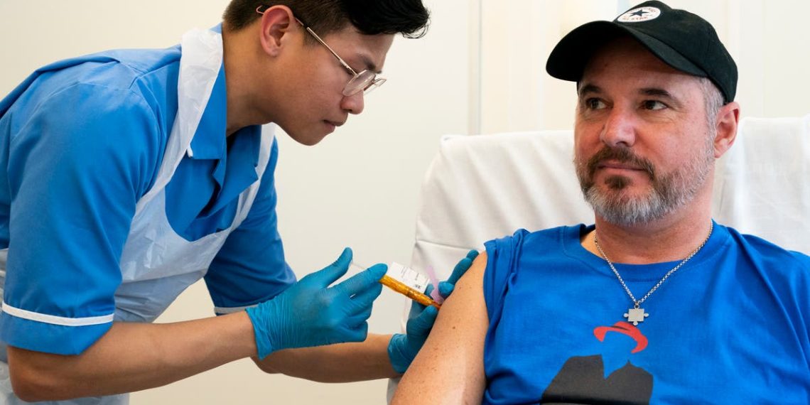 Pacientes britânicos testam a primeira injeção personalizada de MRNA contra câncer do mundo para melanoma