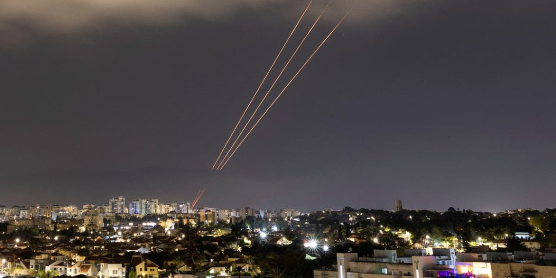 A ameaça de uma guerra mais ampla no Médio Oriente depende agora da resposta de Israel ao ataque ao Irão