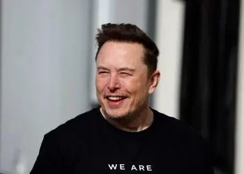 Primeiro-ministro australiano chama Elon Musk de “bilionário arrogante que pensa estar acima da lei”