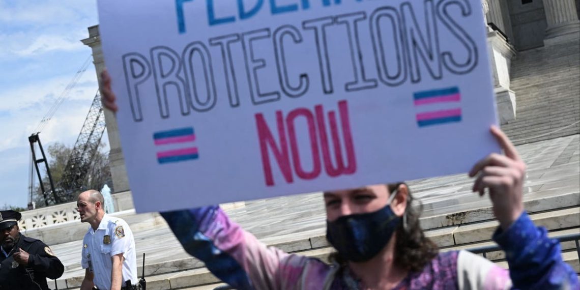 Proibição de atletas trans na Virgínia Ocidental anulada por tribunal federal de apelações