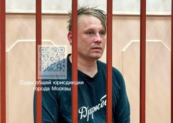 Rússia prende dois jornalistas por ‘trabalharem com o grupo Alexei Navalny’