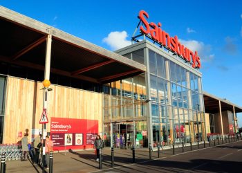 Sainsbury está preparada para um crescimento “forte” dos lucros, apesar da última falha nas entregas
