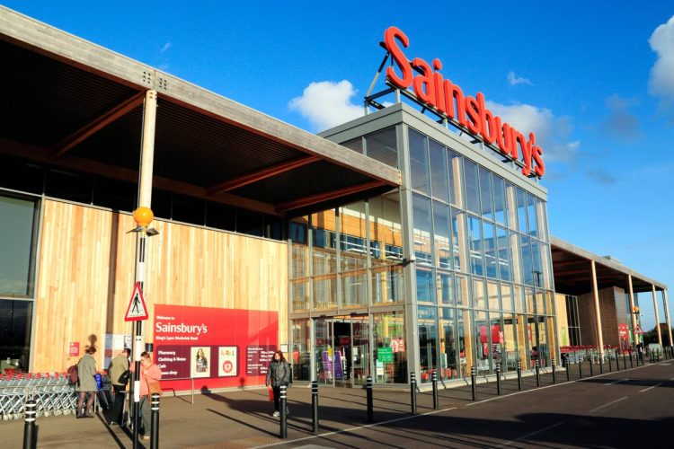 Sainsbury pronta para lucros robustos mesmo apos falhas nas entregas