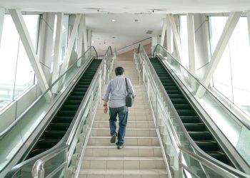 Subir escadas pode ajudá-lo a viver mais e ajudar seu coração – cientistas
