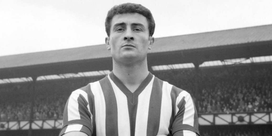 Sunderland lamenta a morte do grande clube 'The King' Charlie Hurley aos 87 anos