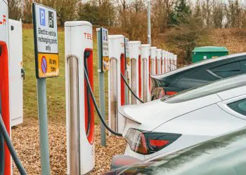 Tesla reduz custo de adesão ao Supercharger para outros EVs