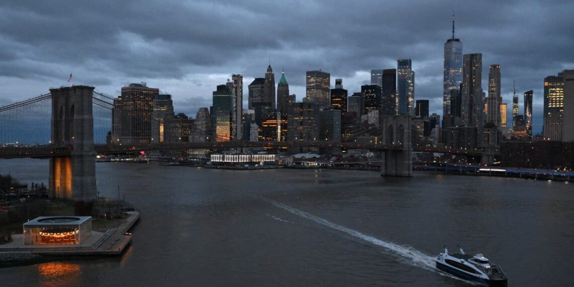 Terremoto de magnitude 4,8 e tremor secundário atinge a área de Nova York e suspende voos