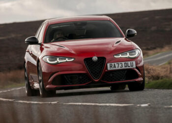 Alfa Romeo mudará para matrículas montadas centralmente