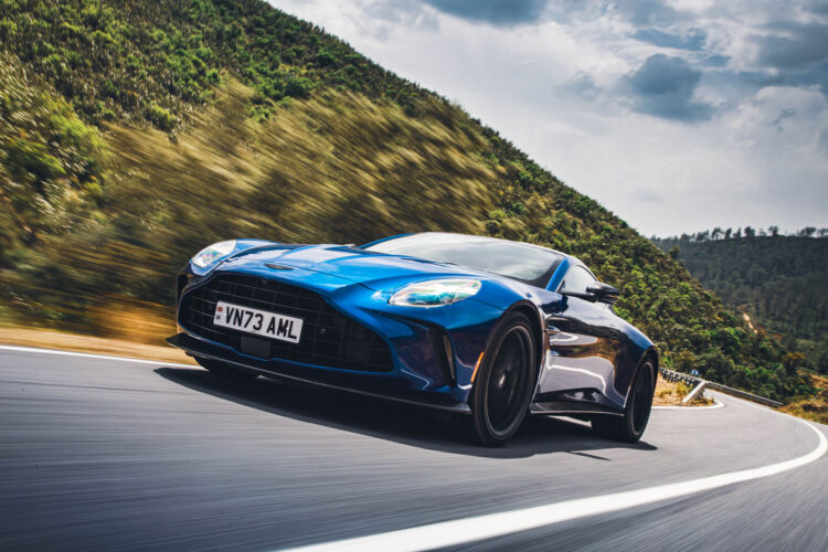 Aston Martin Vantage Conheca o poderoso supercarro britanico