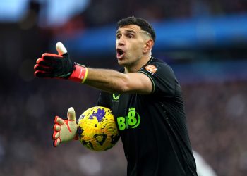 Aston Villa fará verificação tardia de Emiliano Martinez para a segunda mão do Olympiacos