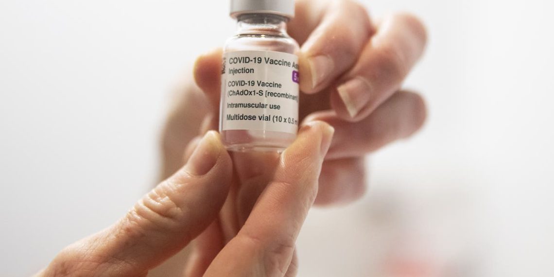 AstraZeneca retira vacina contra Covid-19 do mercado