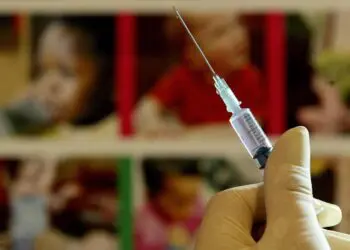 Bebês de cesariana ‘têm menos proteção contra o sarampo depois de apenas uma injeção’