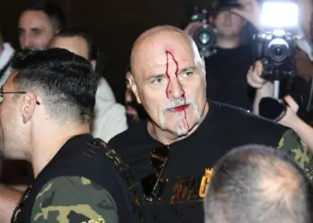 O pai de Tyson Fury, John, cortou após confronto com membro da comitiva de Oleksandr Usyk