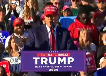 Trump tells Jersey Shore crowd he