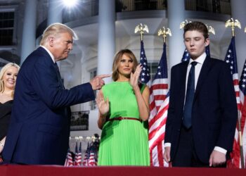 Donald Trump erra a idade do próprio filho Barron