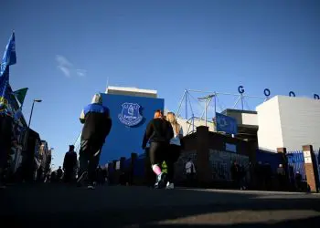 Everton pede o fim da saga de aquisição ‘prejudicial’ à medida que os problemas do 777 aumentam