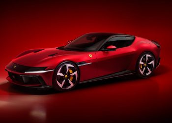 Ferrari 12Cilindri revelado como GT de 819 cv com V12 gritante