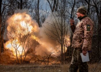 Forças russas tentam romper as defesas da Ucrânia em torno de Kharkiv