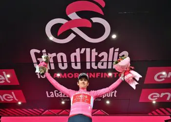 Geraint Thomas mostra qualidade vital como o grande sobrevivente do ciclismo no 'bônus' Giro d'Italia