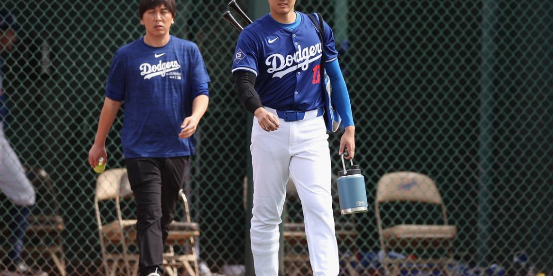 O intérprete da estrela dos Dodgers, Shohei Ohtani, se declara culpado de transferir US$ 17 milhões da conta bancária do jogador