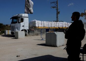 Israel ‘precisa fazer mais’ para impedir que colonos saqueiem caminhões de ajuda a Gaza, dizem os EUA