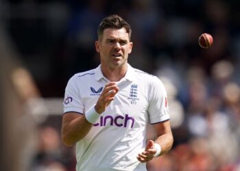 James Anderson 'preparado para se aposentar' do críquete de teste neste verão, depois das negociações de Brendon McCullum