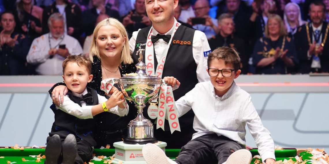 Kyren Wilson finalmente venceu Jak Jones em uma final dramática para ganhar seu primeiro Campeonato Mundial de Snooker