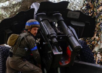 Guerra Ucrânia-Rússia – ao vivo: Macron diz que Kiev deveria ter permissão para atingir alvos militares dentro da Rússia