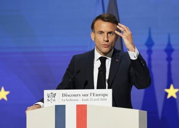Macron afirma que Brexit ‘empobreceu’ o Reino Unido em disputa com Downing Street