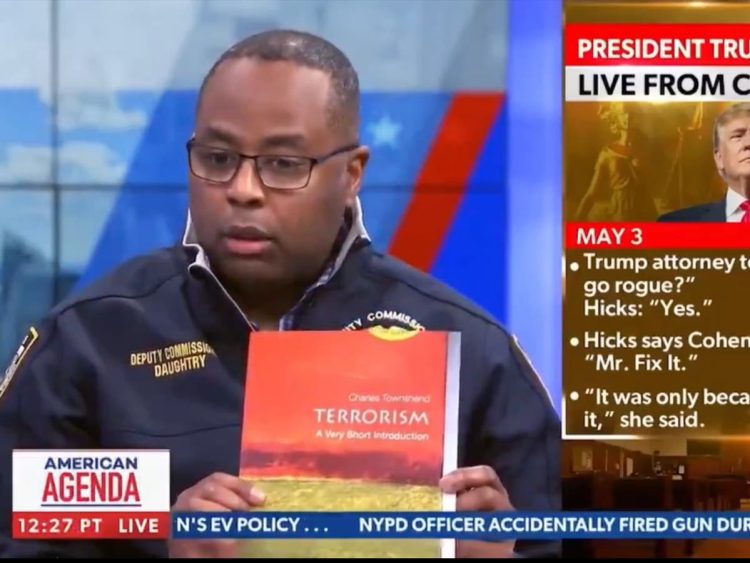NYPD zombado por usar livro sobre terrorismo como evidencia de