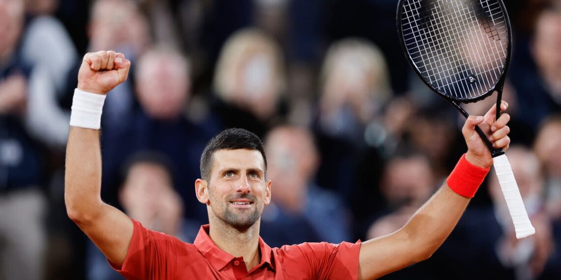 Novak Djokovic corre para a terceira rodada do Aberto da França