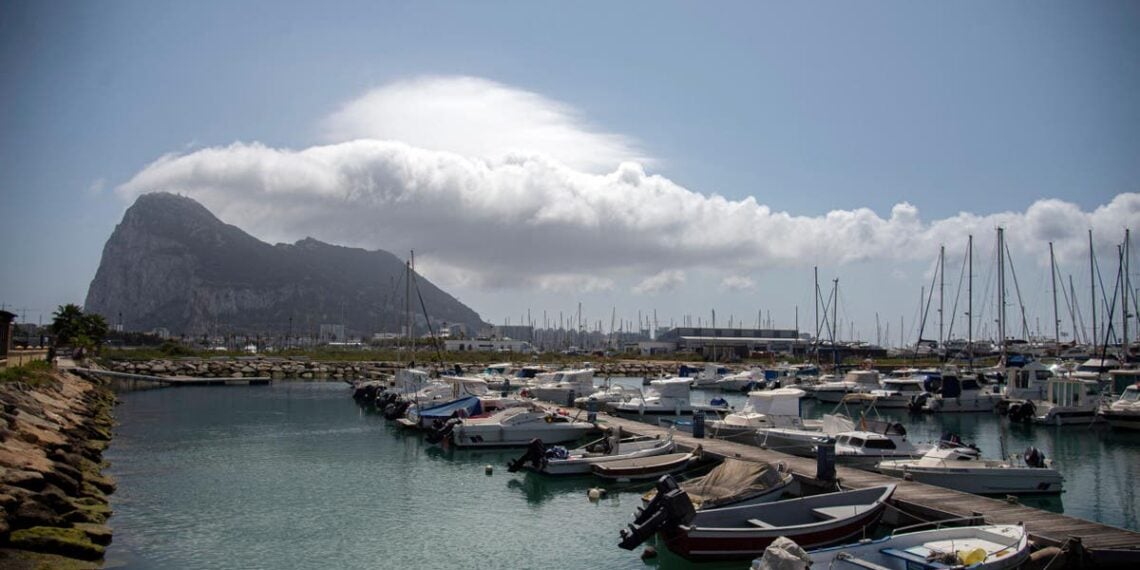 Orcas afundam iate no Estreito de Gibraltar no último incidente de baleias assassinas atacando barcos