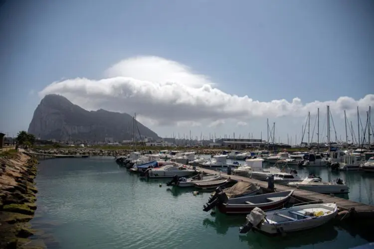 Orcas afundam barco no Estreito de Gibraltar em recente ataque