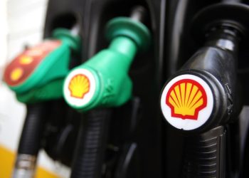 Os enormes lucros de £ 6,1 bilhões da Shell despertam a raiva dos ativistas climáticos