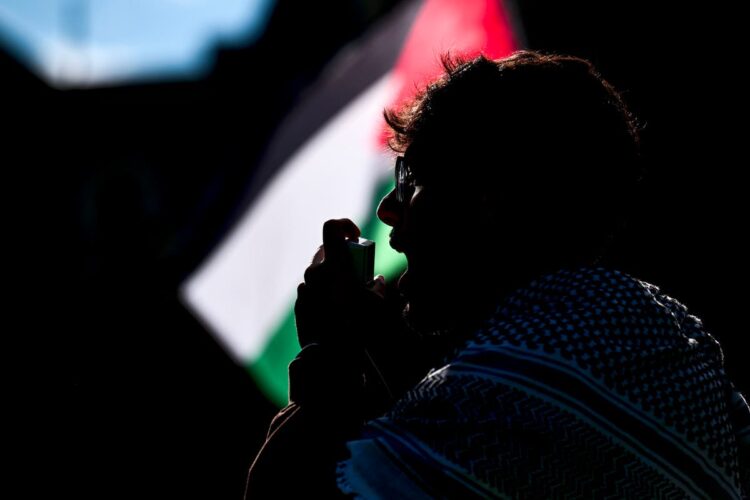 Protestos pro Palestina tem baixa adesao e manifestacoes discretas em formaturas