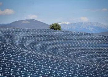 Recorde mundial de painéis solares quebrado em grande impulso para energias renováveis