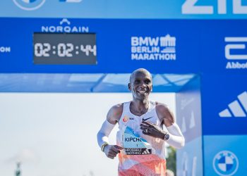 Quênia confirma Eliud Kipchoge na equipe olímpica com o campeão da Maratona de Londres Peres Jepchirchir