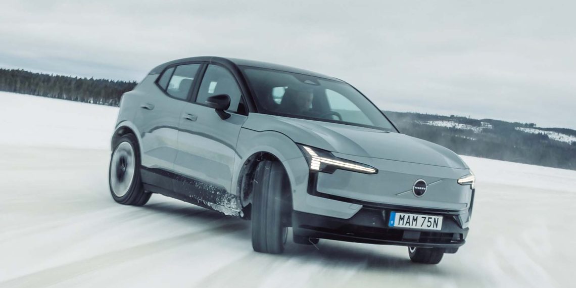 Testes de inverno: Levando um Volvo EX30 ao limite na Lapônia sueca
