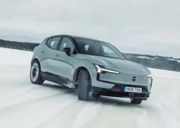 Testes de inverno: Levando um Volvo EX30 ao limite na Lapônia sueca