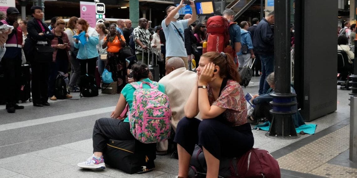 Rede de telecomunicações francesa é vandalizada após rede ferroviária de alta velocidade ser alvo de ataque