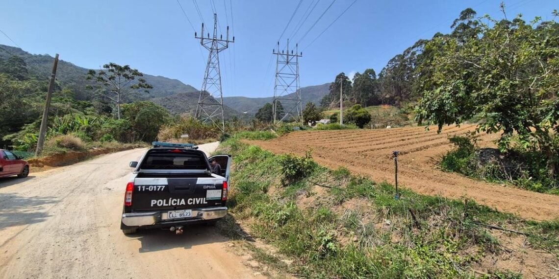 Polícia Civil faz ações contra incêndios em cidades do RJ e adolescente é conduzido à delegacia por causar incêndio em Secretário - G1