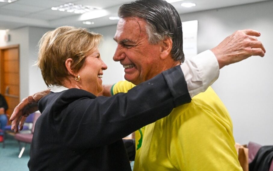 Bolsonaro declara apoio a Adeliana em São José após foto "surpresa" com prefeito - NSC Total