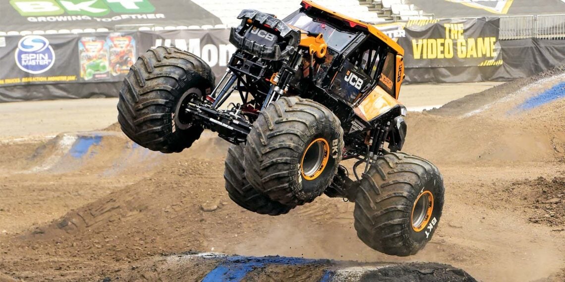 A escavadeira mais selvagem de todos os tempos: conheça o monster truck de 1479 cv da JCB