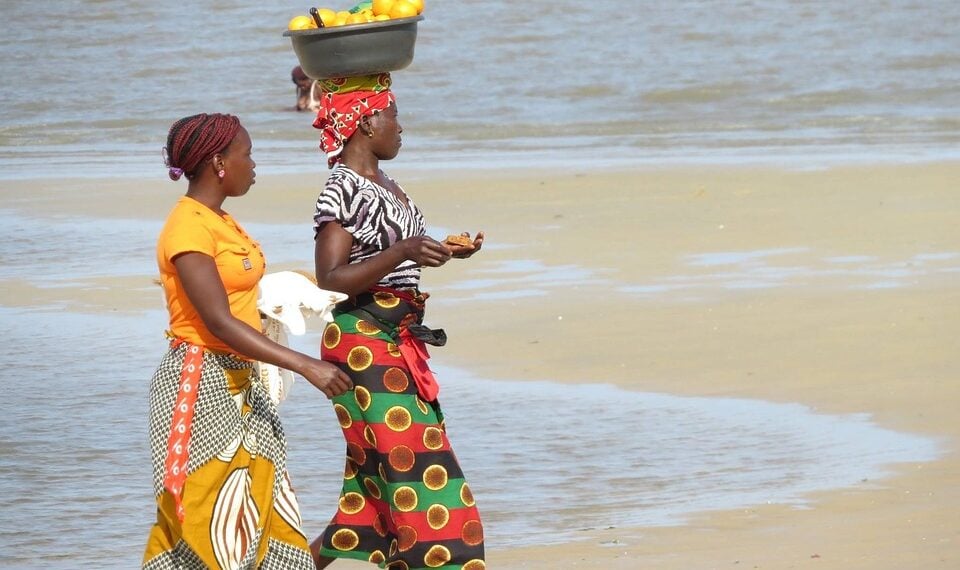 Mulher é presa suspeita de aplicar ‘Boa Noite, Cinderela’ na praia - O Antagonista