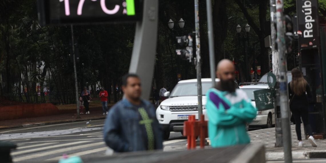 Cidade de São Paulo tem garoa e qualidade do ar considerada boa em todos os pontos com medições da Cetesb - G1